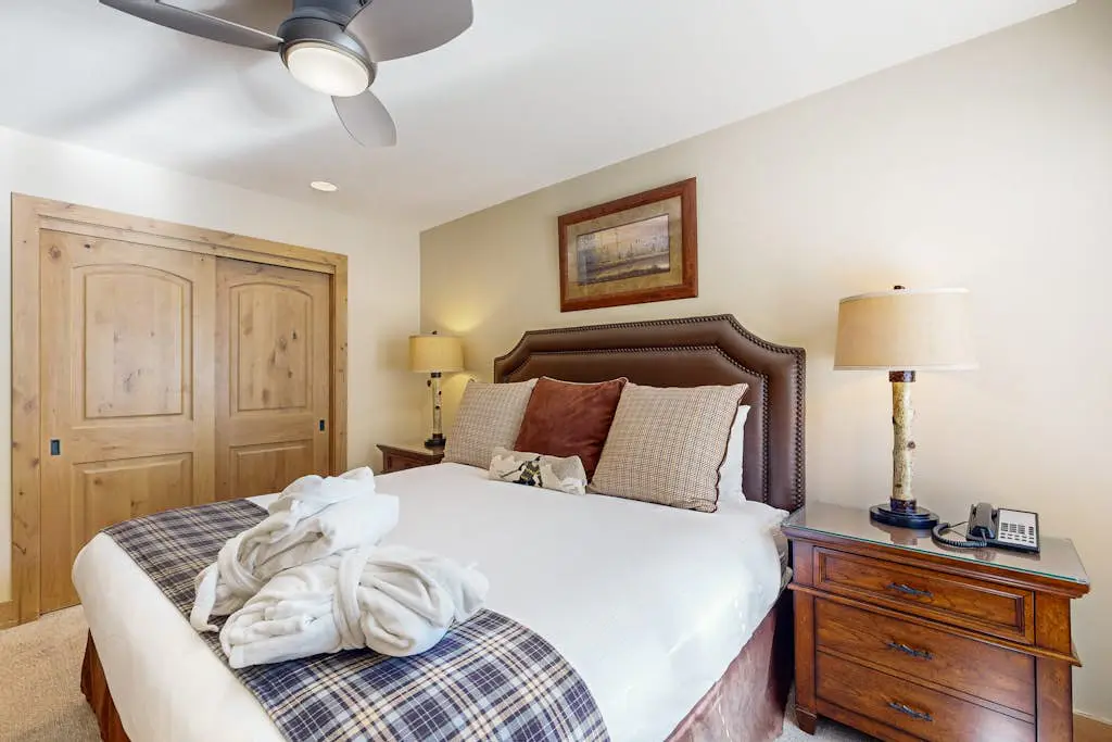 Lion Square Lodge South 358