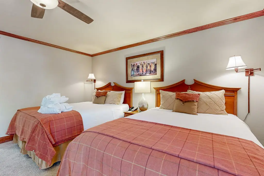 Lion Square Lodge South 369