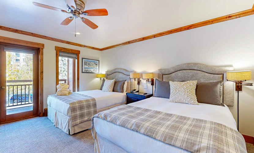 Ski-in/ski-out condo with a balcony, fast WiFi & shared pool/hot tub/laundry