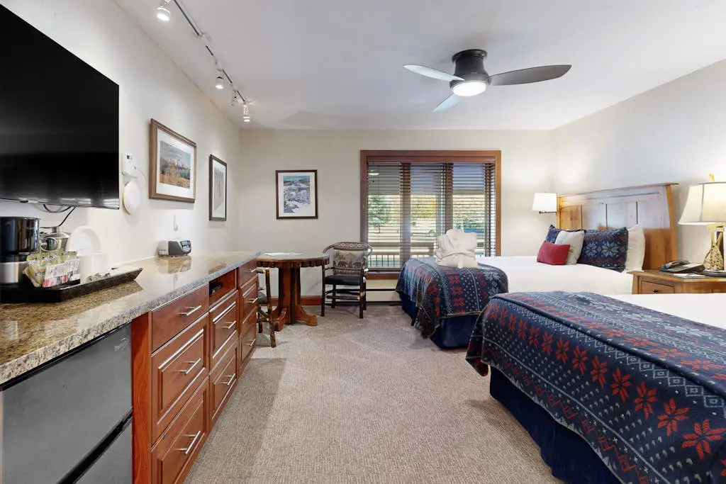 Lion Square Lodge South 376