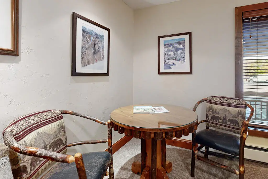 Lion Square Lodge South 376