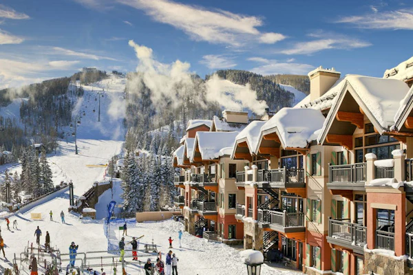 Ski-in/out condo with kitchenette, high-speed WiFi & shared pool/hot tub/laundry