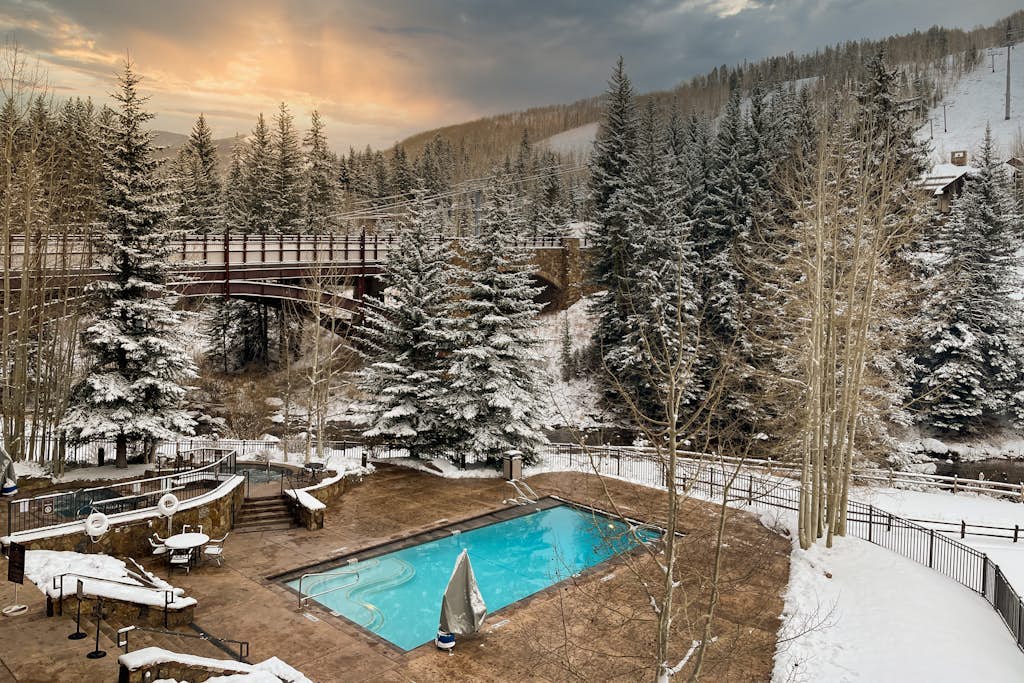 Ski-in/ski-out condo w/ grill, fast WiFi, fireplace, shared pool/hot tub/laundry