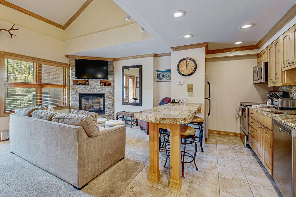 Lion Square Lodge South 554a