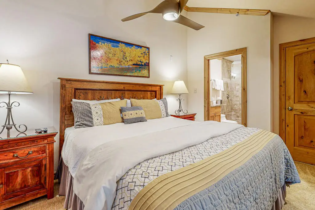Lion Square Lodge South 554a
