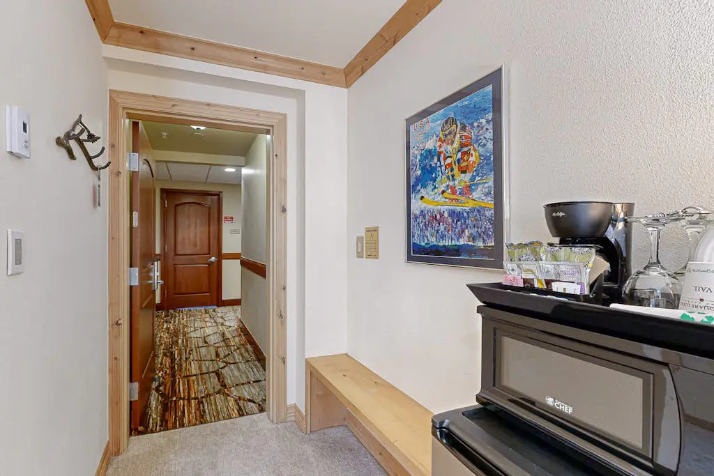 Lion Square Lodge South 655