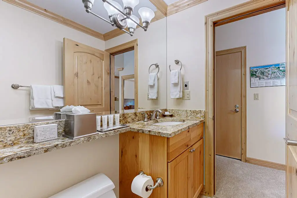 Lion Square Lodge South 655