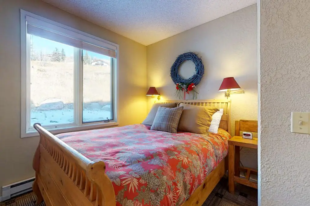 Sun Vail 24B