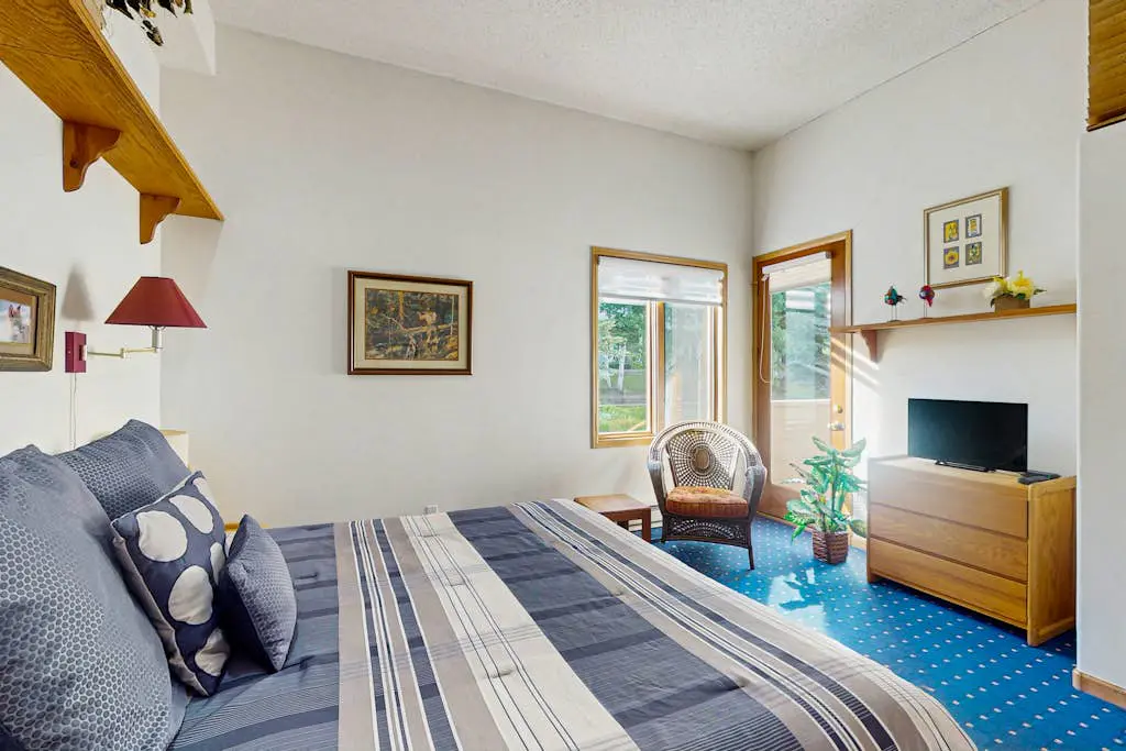 Sun Vail 33E