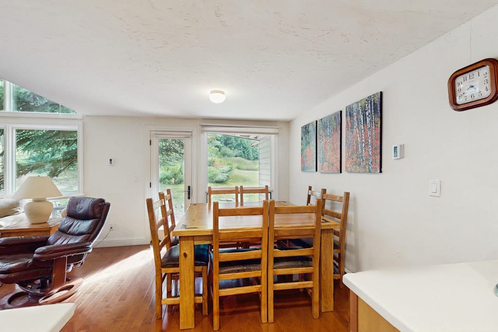 Comfortable home with fully stocked kitchen & W/D - great location