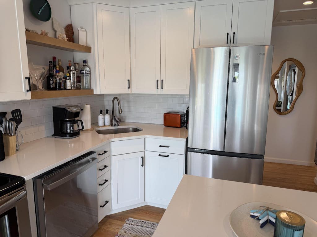 Ideal spot for a coastal getaway! Dog-friendly.