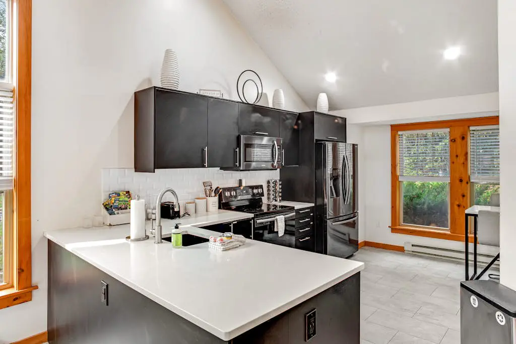 Modern Townhouse with WiFi and Washer/Dryer