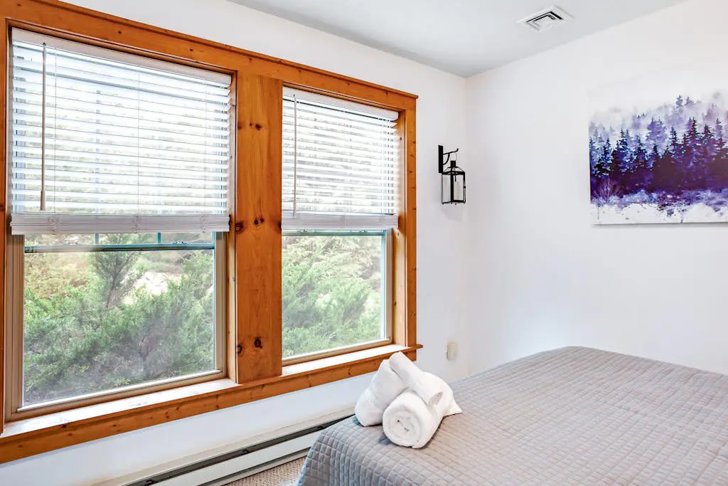 Modern Townhouse with WiFi and Washer/Dryer