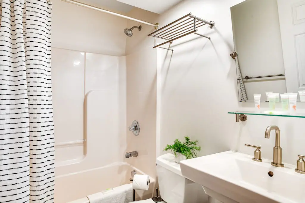 Modern Townhouse with WiFi and Washer/Dryer