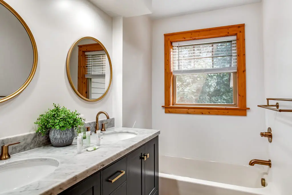 Modern Townhouse with WiFi and Washer/Dryer