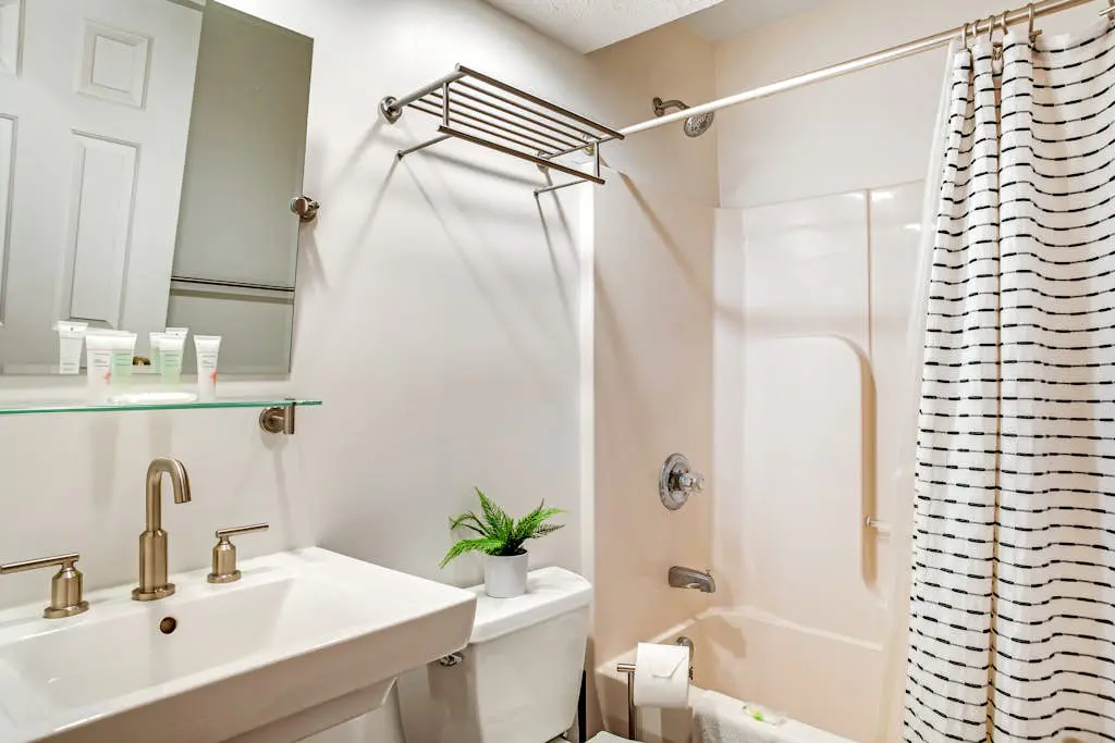 Modern Townhouse with WiFi and Washer/Dryer