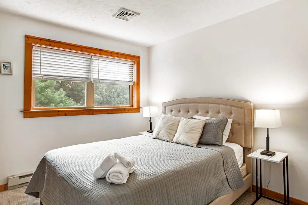 Modern Townhouse with WiFi and Washer/Dryer
