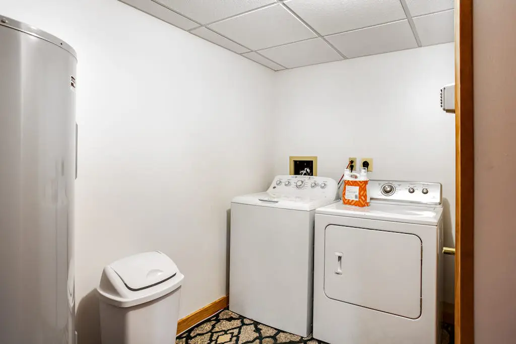 Modern Townhouse with WiFi and Washer/Dryer