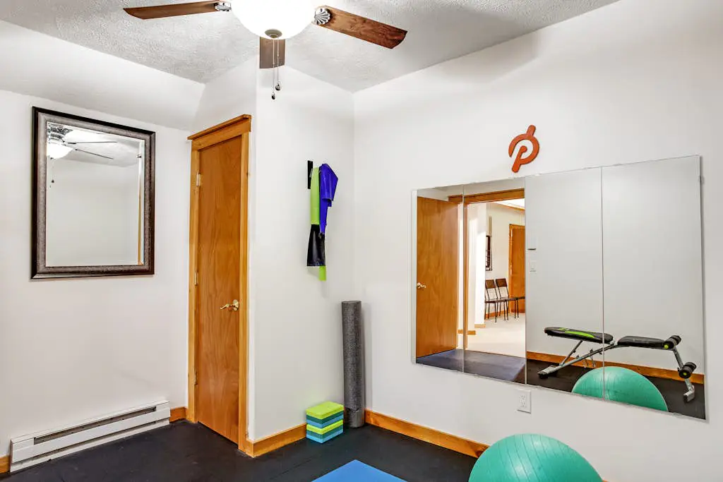 Modern Townhouse with WiFi and Washer/Dryer