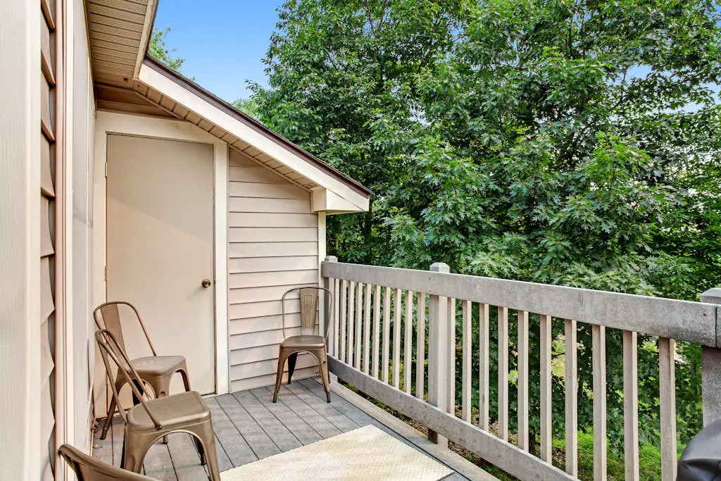 Modern Townhouse with WiFi and Washer/Dryer