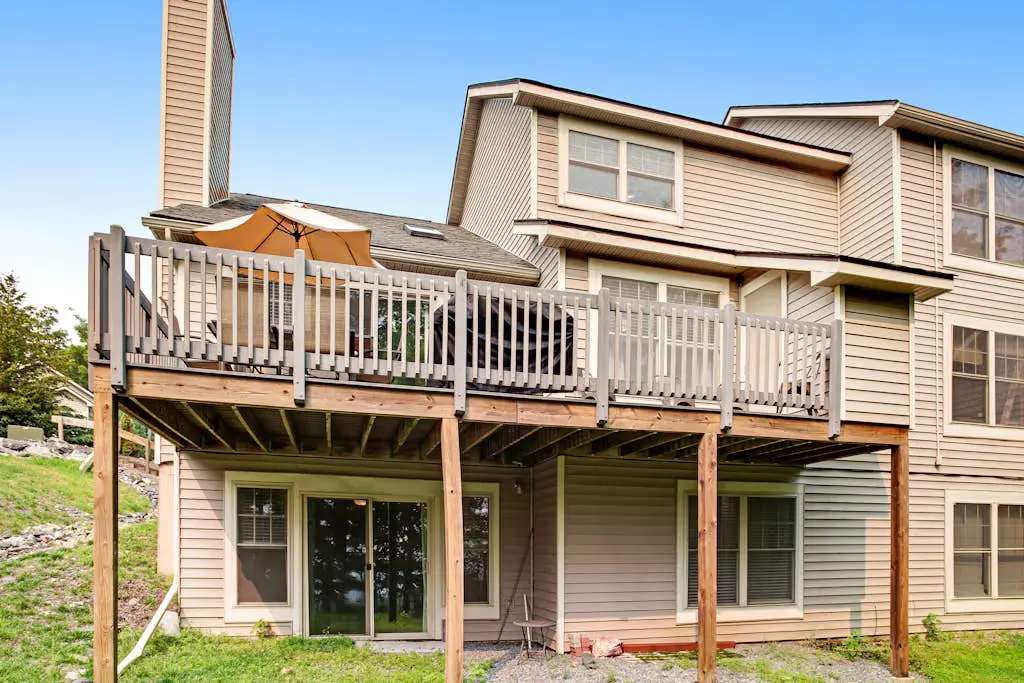 Modern Townhouse with WiFi and Washer/Dryer