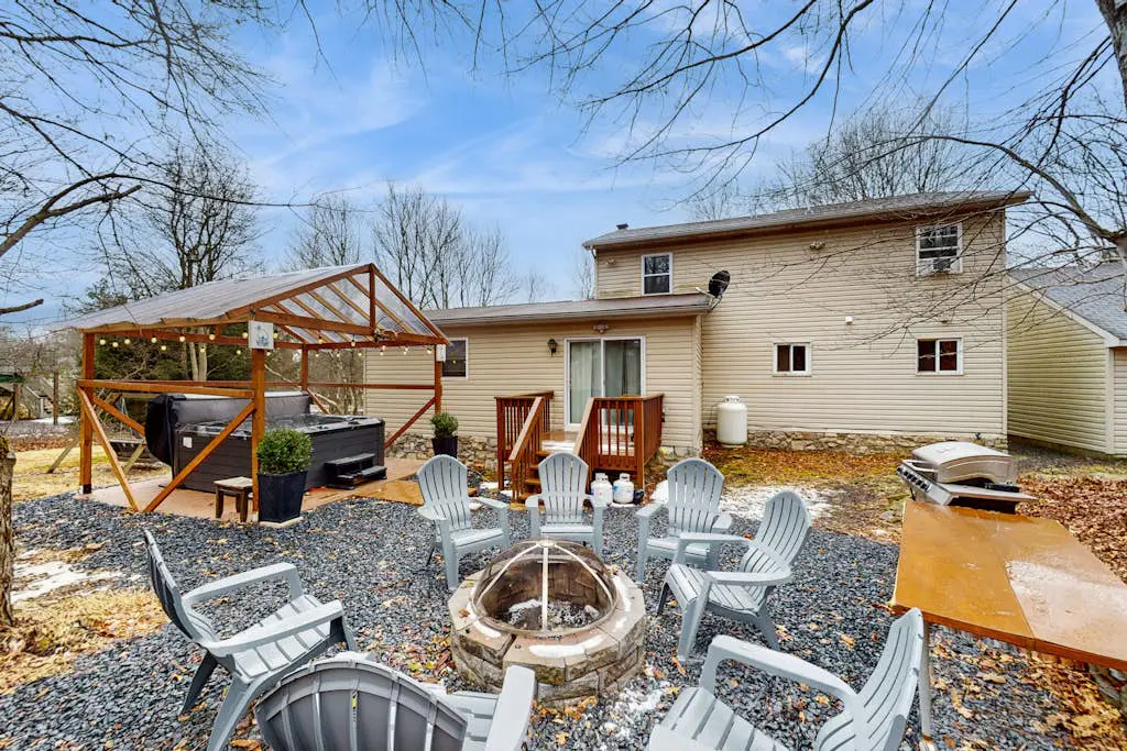 Lakeside Chalet with Hot Tub, Fire Pit & Game Room