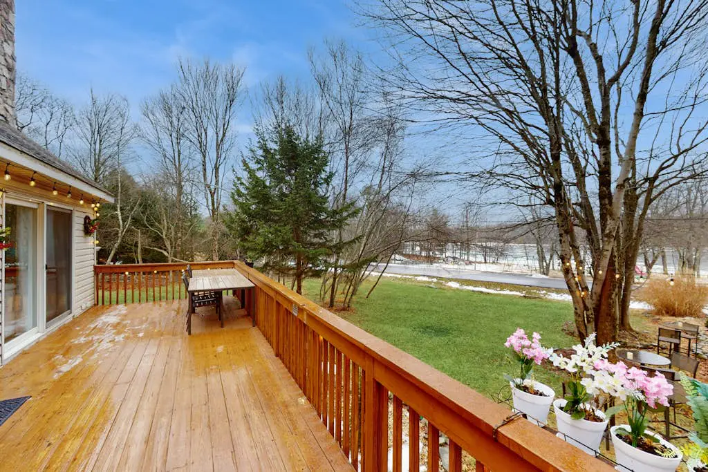 Lakeside Chalet with Hot Tub, Fire Pit & Game Room