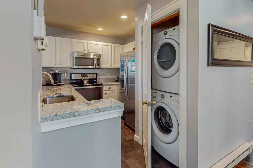 Gorgeous Townhouse with Fireplace Near Camelback