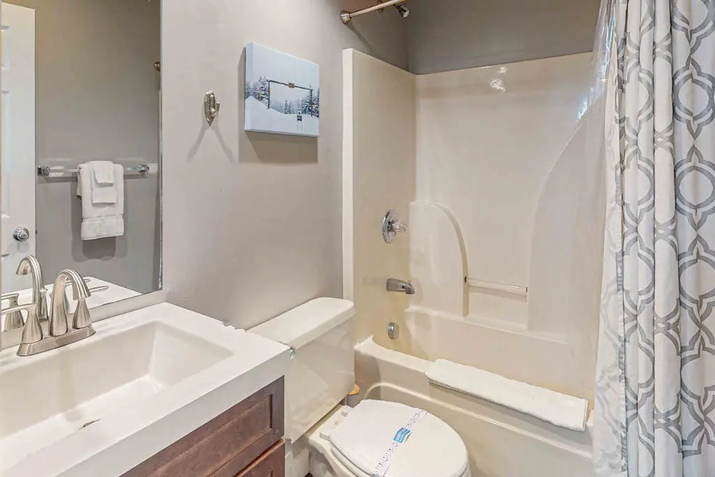 Gorgeous Townhouse with Fireplace Near Camelback