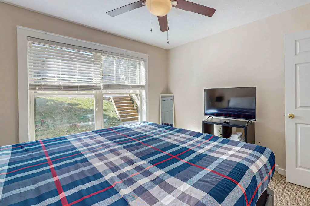 Gorgeous Townhouse with Fireplace Near Camelback