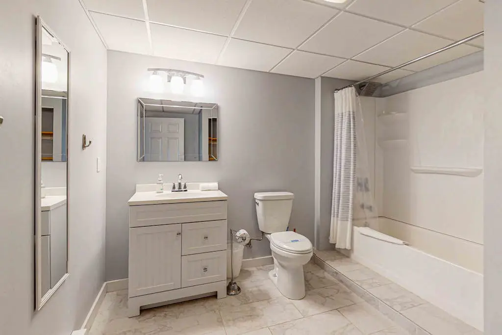 Gorgeous Townhouse with Fireplace Near Camelback