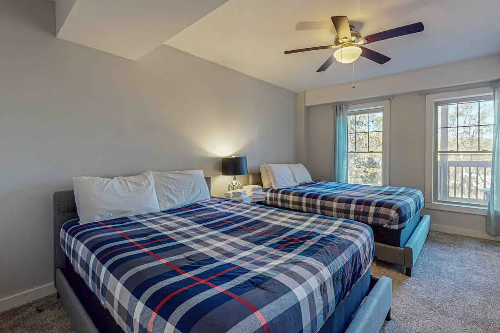 Gorgeous Townhouse with Fireplace Near Camelback