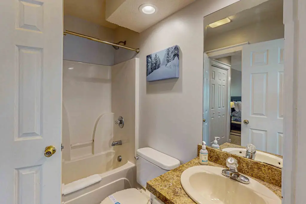 Gorgeous Townhouse with Fireplace Near Camelback