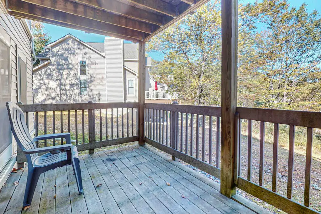 Gorgeous Townhouse with Fireplace Near Camelback
