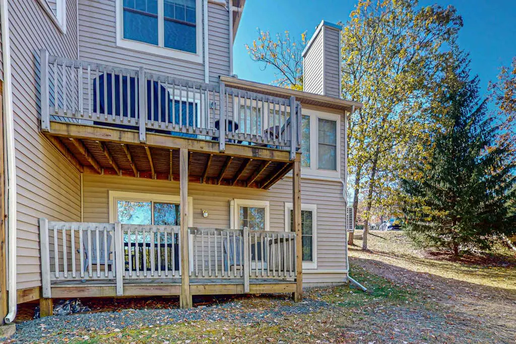 Gorgeous Townhouse with Fireplace Near Camelback