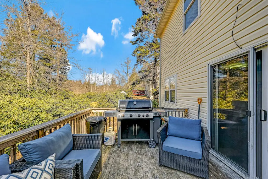 Leisurely Living in Long Pond