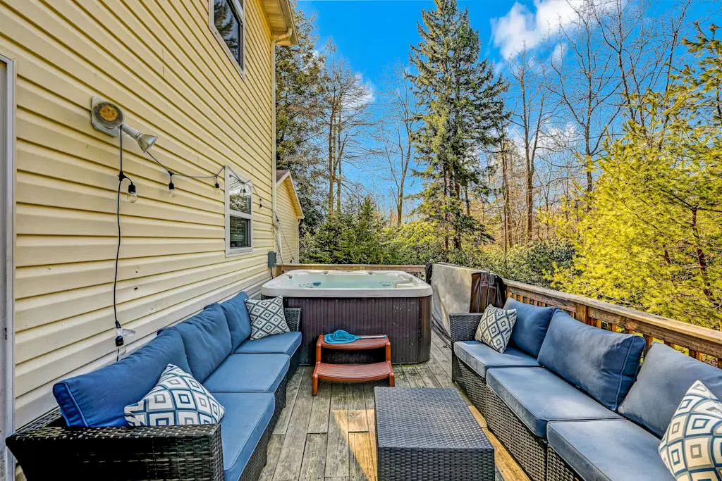 Leisurely Living in Long Pond