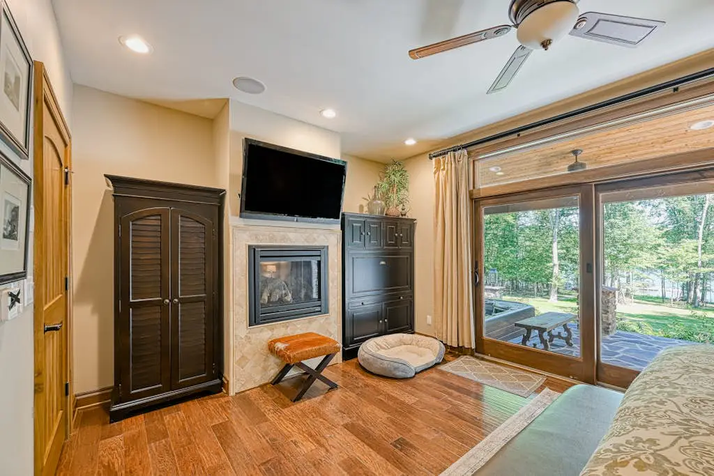 Luxury 4BR Mansion - HOT TUB - Lake View - Oakland
