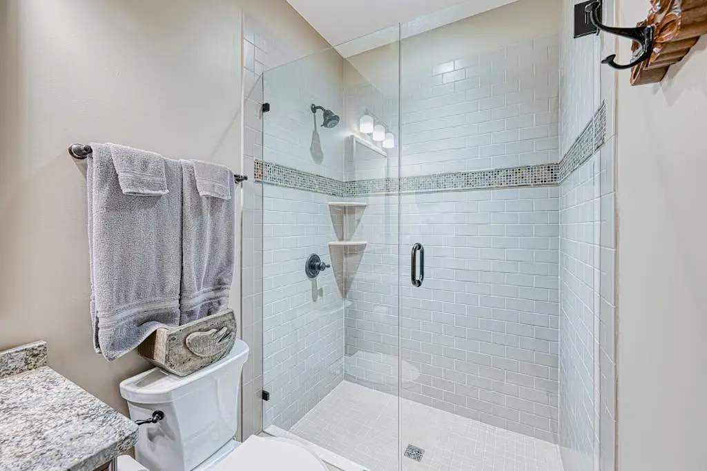 Luxury 4BR Mansion - HOT TUB - Lake View - Oakland
