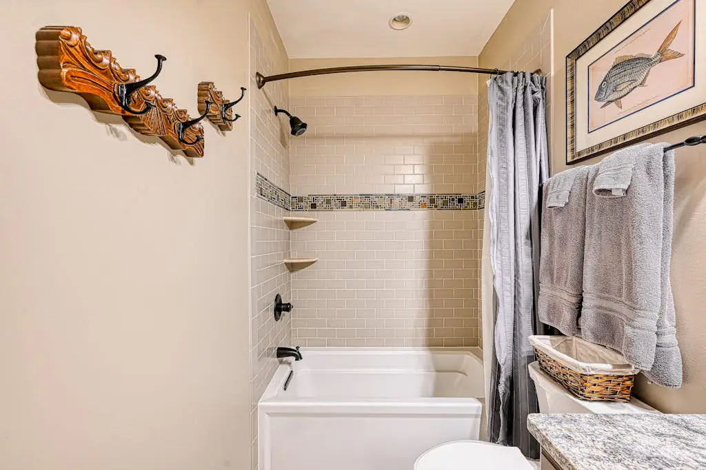 Luxury 4BR Mansion - HOT TUB - Lake View - Oakland