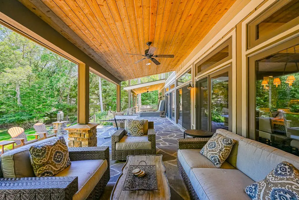 Luxury 4BR Mansion - HOT TUB - Lake View - Oakland