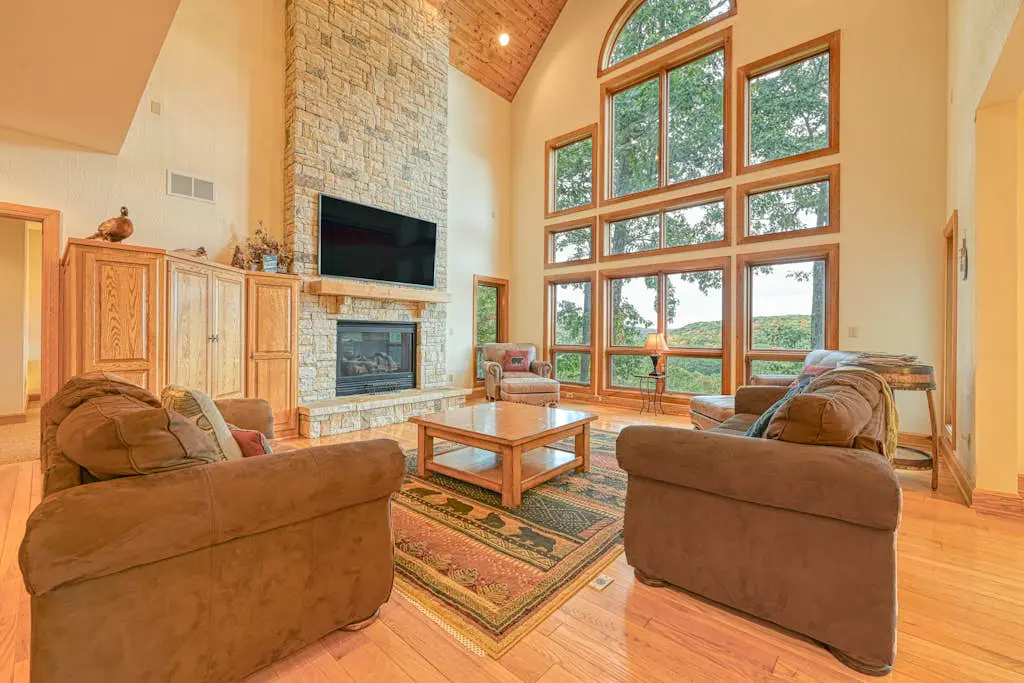 Spacious 5BR - HOT TUB - Lake & Mountain Views