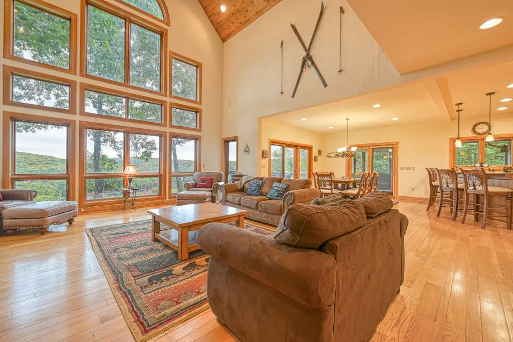Spacious 5BR - HOT TUB - Lake & Mountain Views