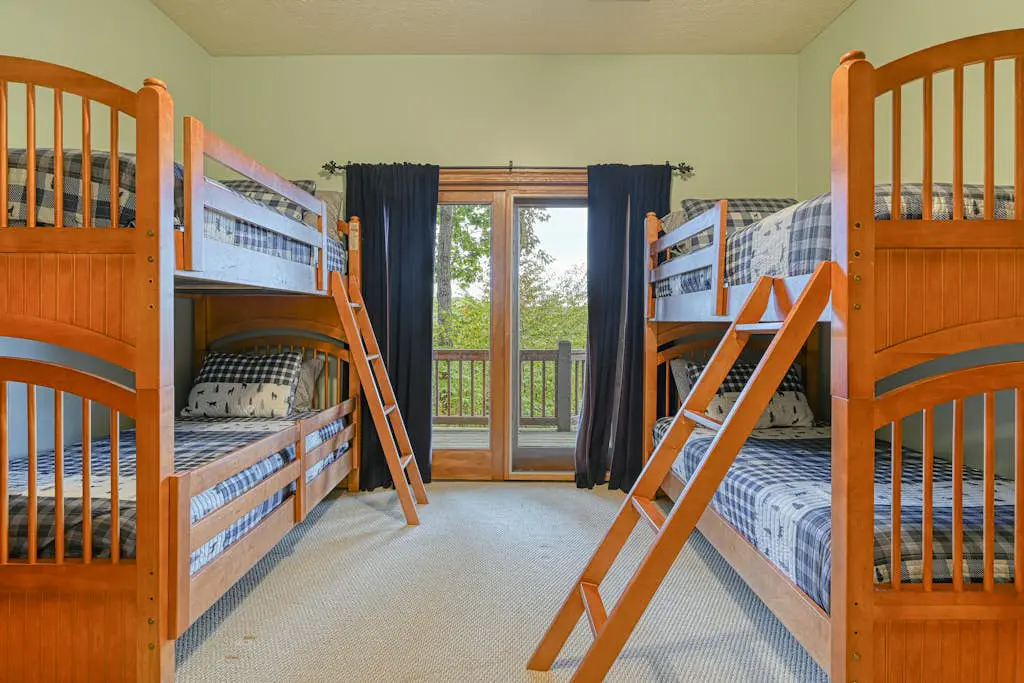 Spacious 5BR - HOT TUB - Lake & Mountain Views