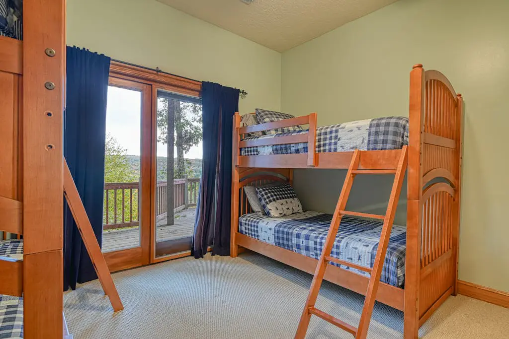 Spacious 5BR - HOT TUB - Lake & Mountain Views