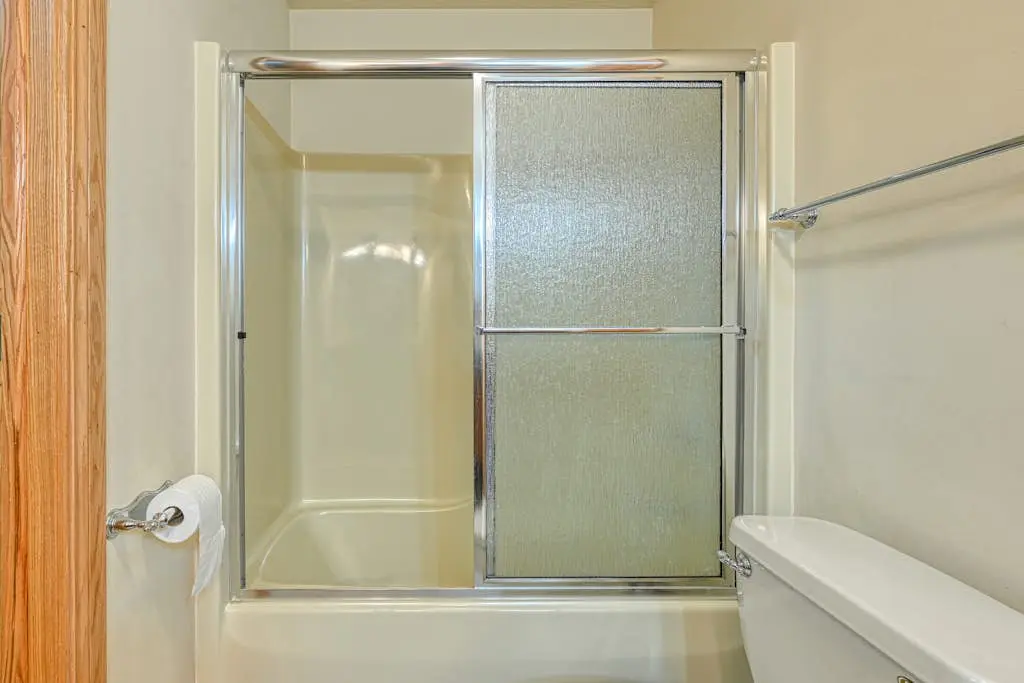 Spacious 5BR - HOT TUB - Lake & Mountain Views