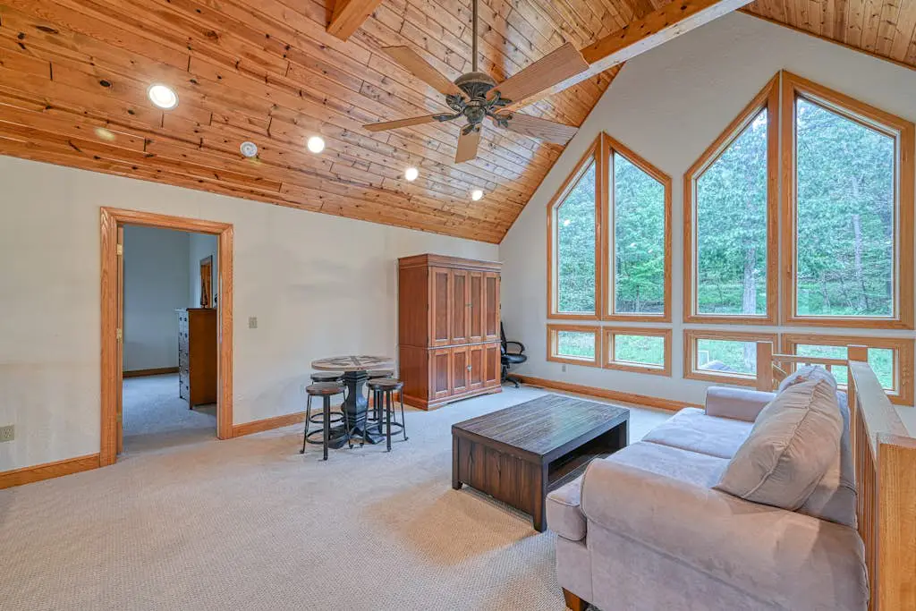 Spacious 5BR - HOT TUB - Lake & Mountain Views
