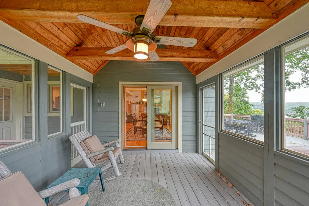 Spacious 5BR - HOT TUB - Lake & Mountain Views