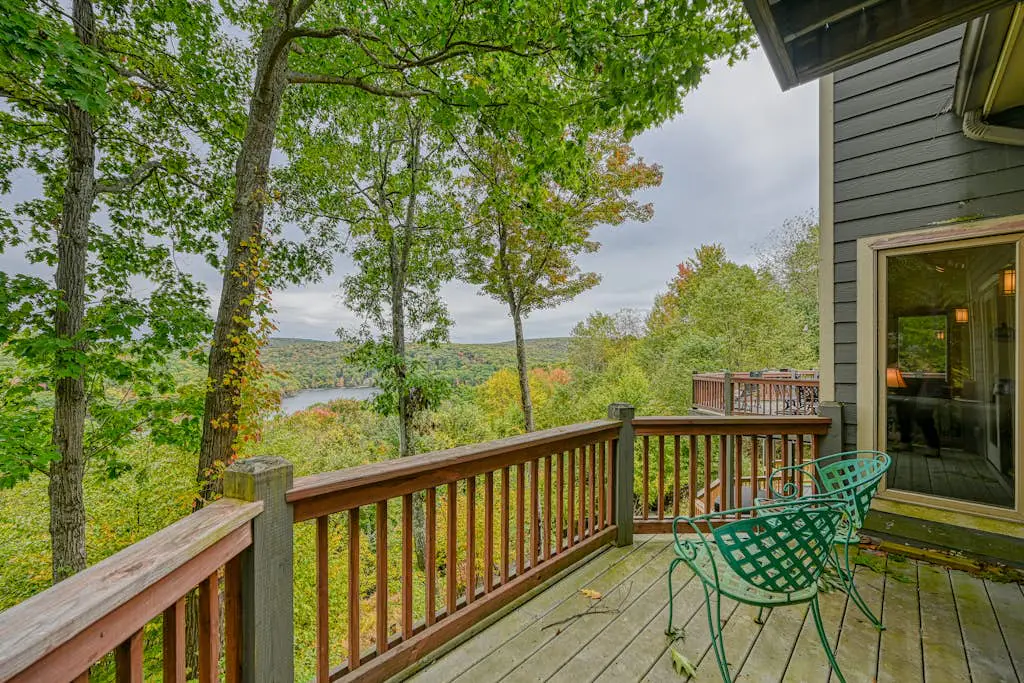 Spacious 5BR - HOT TUB - Lake & Mountain Views