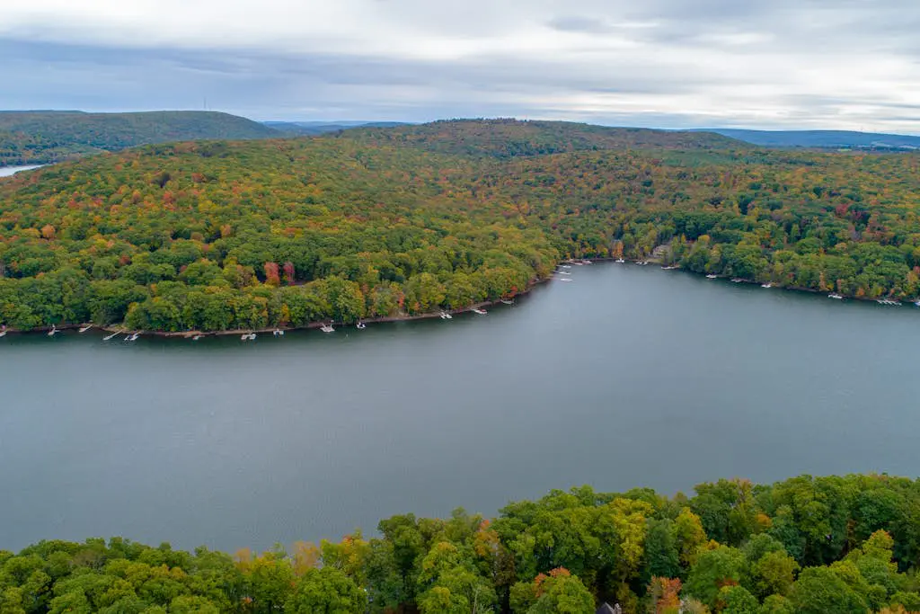 Spacious 5BR - HOT TUB - Lake & Mountain Views